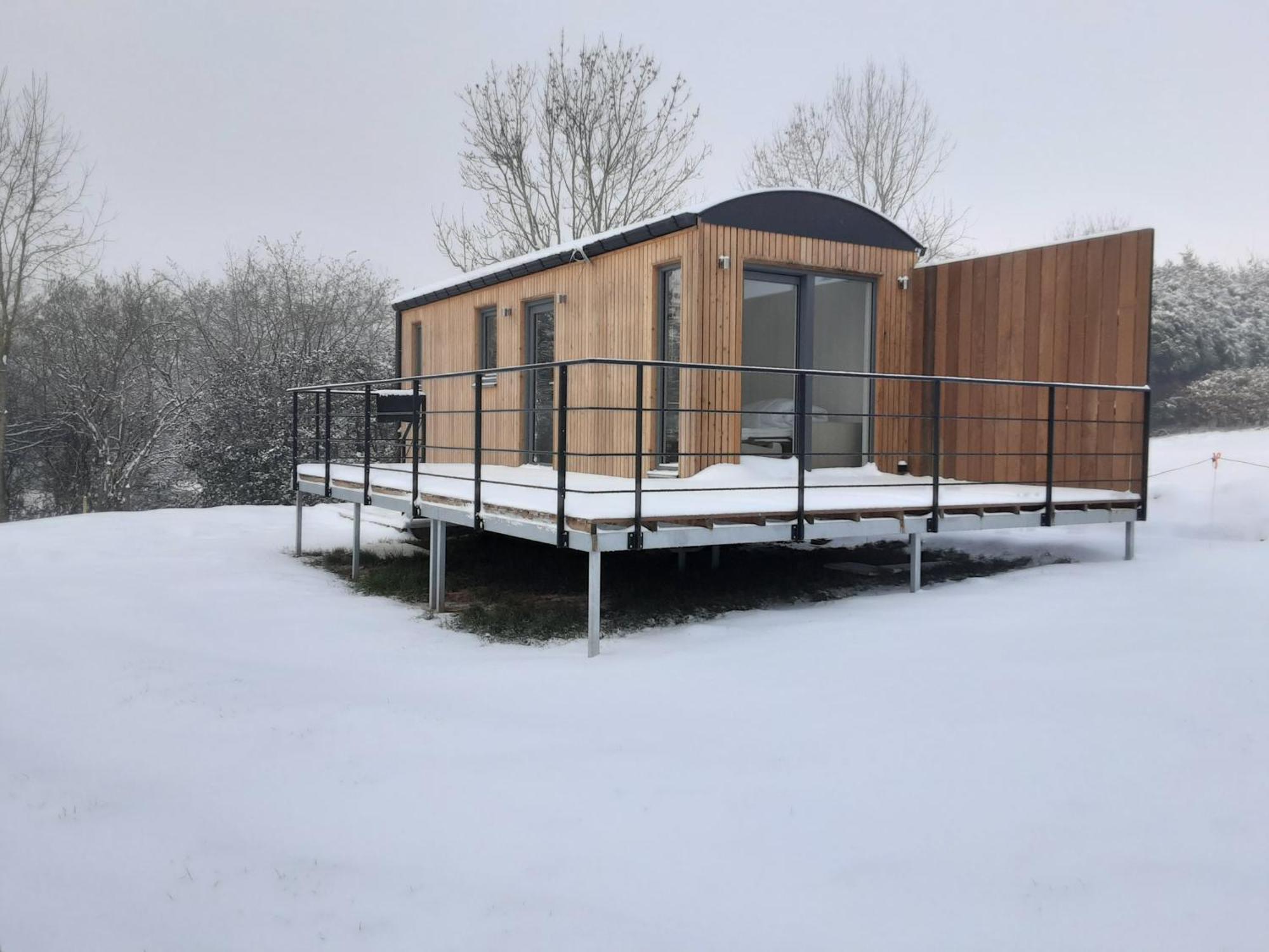 Au P'Tit Pre Des Salers Pension Hamois Buitenkant foto